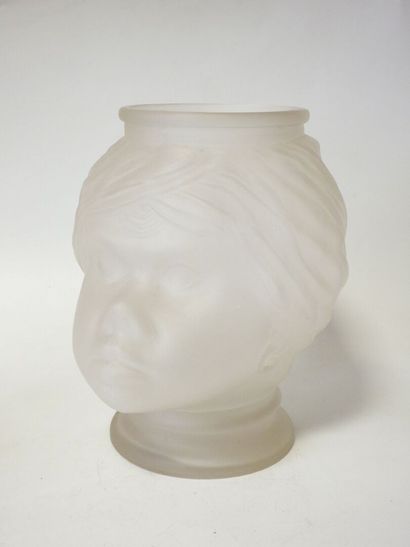 Vase anthropomorphe en verre moulé, pressé...