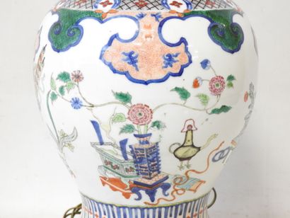 CANTON XIXeme
Pied de lampe en porcelaine...