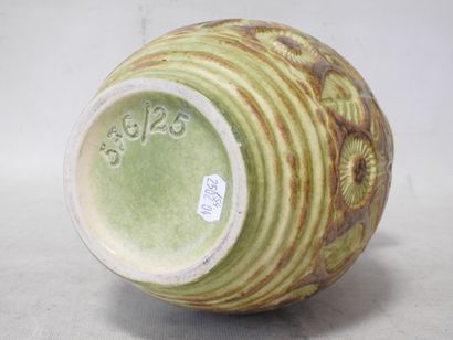 WEST GERMANY
Vase de forme pansue à col évasé...