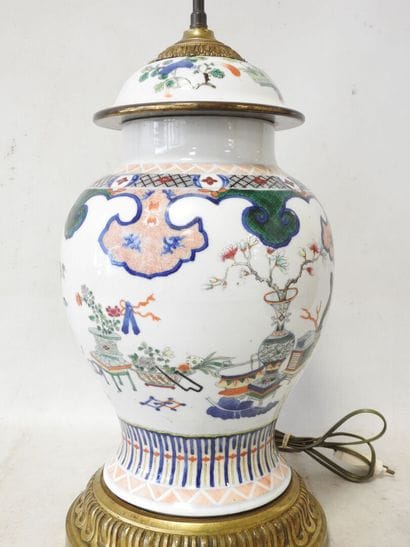 CANTON XIXeme
Pied de lampe en porcelaine...