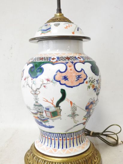 CANTON XIXeme
Pied de lampe en porcelaine...