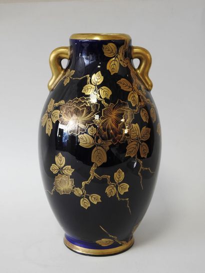 Gustave ASCH (1856-1911) - Sainte Radegonde
Vase...
