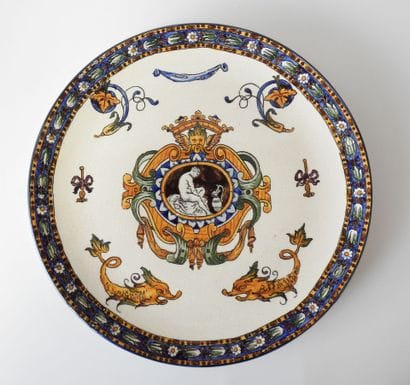 GIEN
Assiette ornementale de forme circulaire...