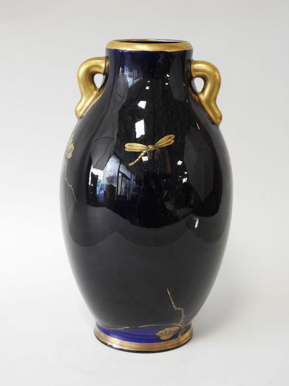 Gustave ASCH (1856-1911) - Sainte Radegonde
Vase...