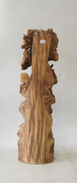 CHINA
Direct-cut sculpture in natural wood...