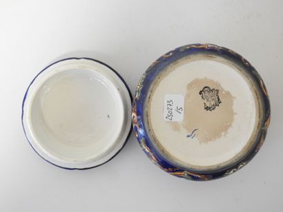 GIEN
Bonbonniere couverte en faience modèle...