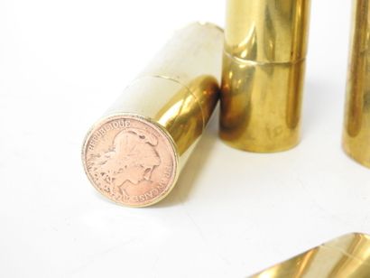 Briquetophilie
Seven copper trench lighters,...