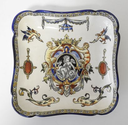 GIEN
Vide poche en faience modèle 