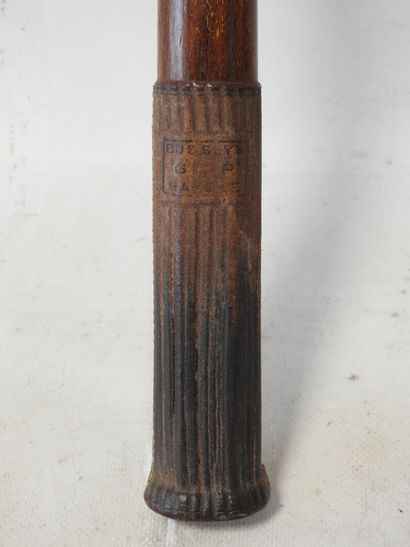 Georges GIBSON BUSSEY - London
Ancienne raquette...