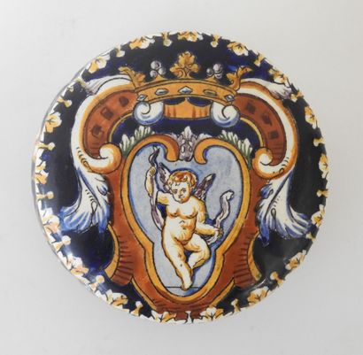GIEN
Bonbonniere couverte en faience modèle...