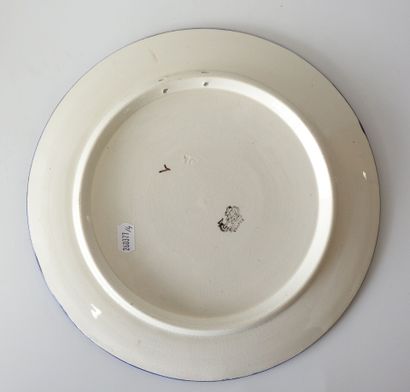 GIEN
Assiette ornementale de forme circulaire...