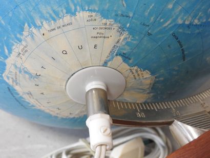 SCAN-GLOB - Danemark
Mappemonde sur structure...