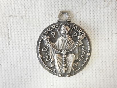 RELIGIOSA
Lot including : 
- a Notre Dame...