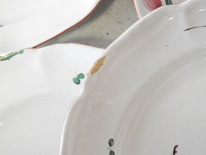 Suite of 10 Eastern earthenware plates with...