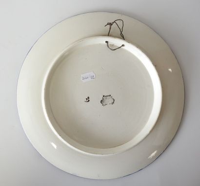 GIEN
Assiette ornementale circulaire sur...