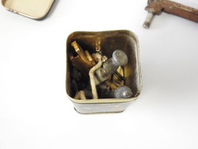 Briquetophilie
Lot including: table lighter,...