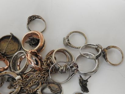 Lot en argent 925 comprenant : bague, paire...