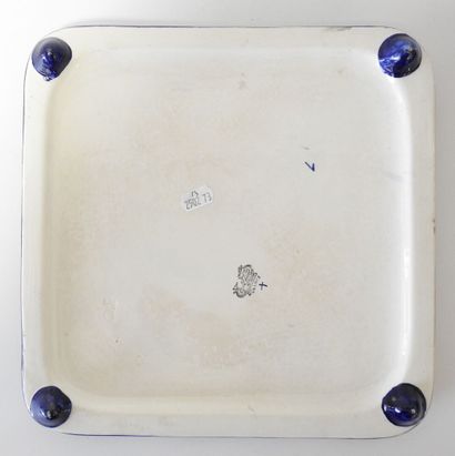GIEN
Dessous de plat en faience modèle renaissance...