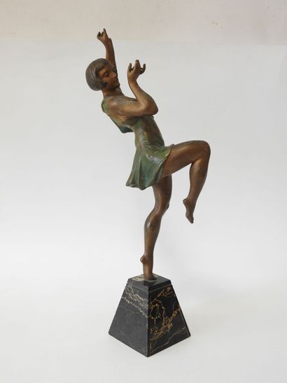 Danseuse des années 30
Sujet en régule à...