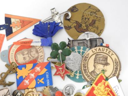 MILITARIA
Important lot de médailles et jetons...