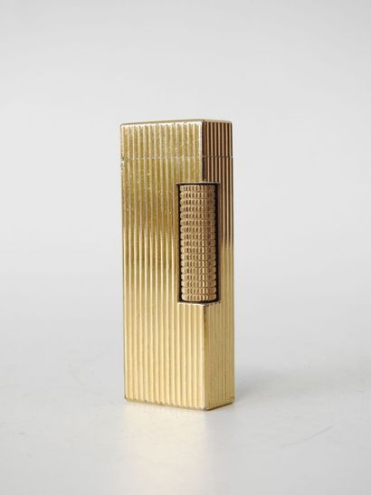 Briquetophilie
A Dunhill lighter in gilt...