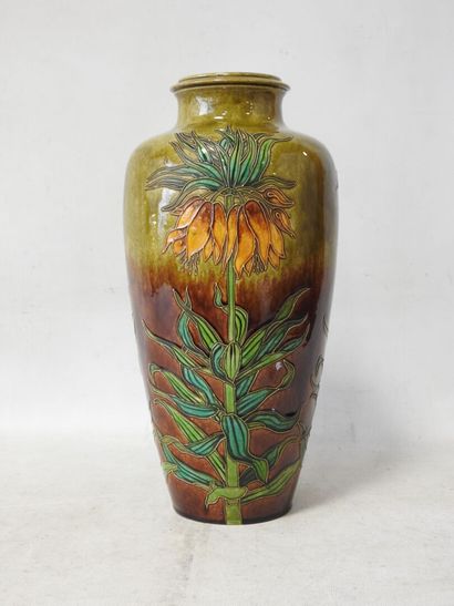 ONNAING attribué à
Grand vase de forme ovoïde...
