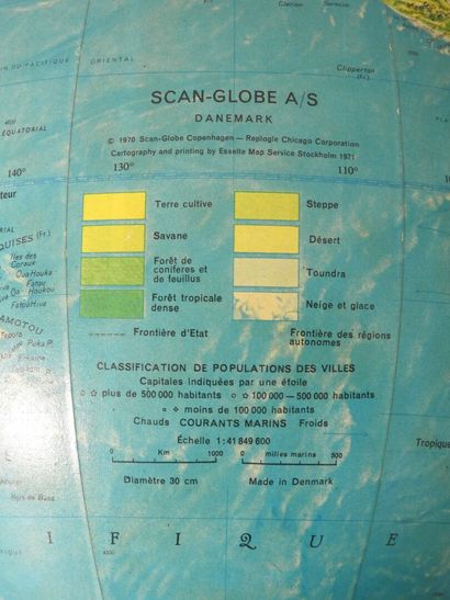 SCAN-GLOB - Danemark
Mappemonde sur structure...