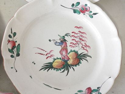 Suite of 10 Eastern earthenware plates with...