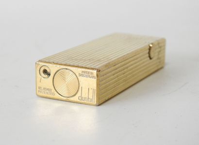 Briquetophilie
A Dunhill lighter in gilt...