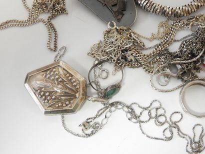 Lot en argent 925 comprenant : grelot ancien,...