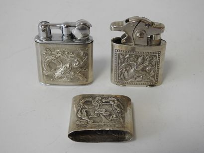Briquetophilie
Two Indochina lighters decorated...