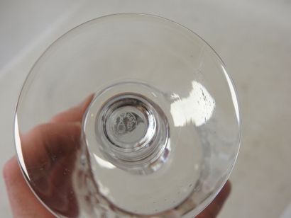 BACCARAT
Suite de 12 verres en cristal modèle...