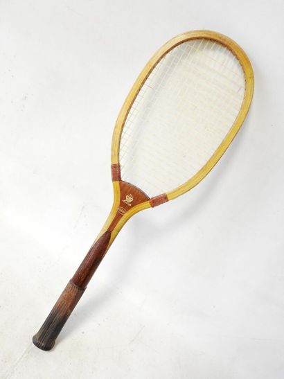 Georges GIBSON BUSSEY - London
Ancienne raquette...