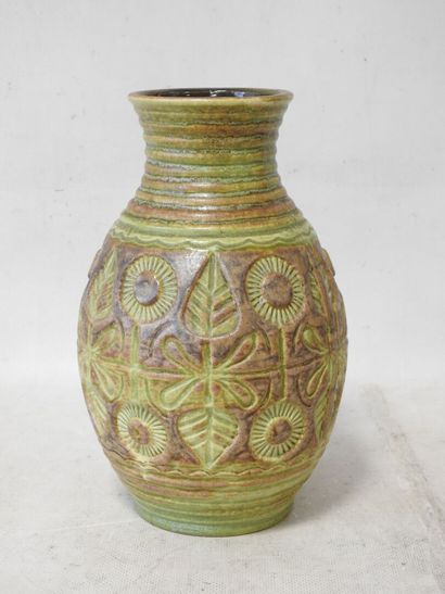 WEST GERMANY
Vase de forme pansue à col évasé...