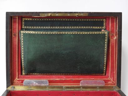 Coffret de forme rectangulaire, plaquage...