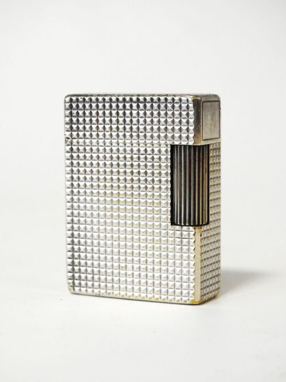 ST DUPONT - Paris
Rectangular gas lighter...