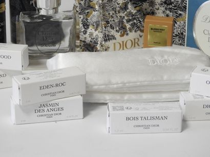 Christian DIOR
Gift box including : 
- 5...