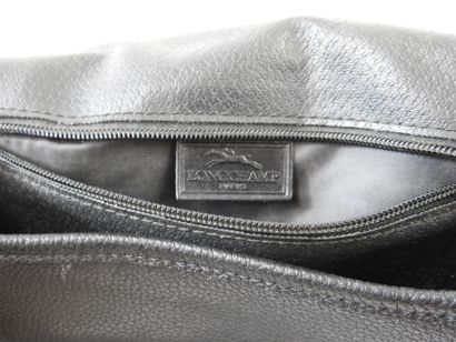 LONGCHAMPS
Black grained leather shoulder...
