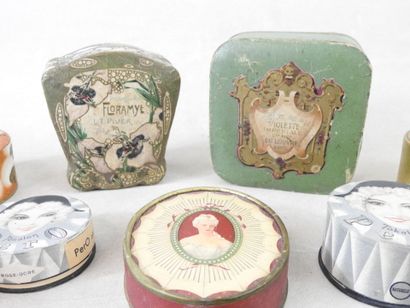 PARFUMS
Collection of 15 powder boxes including:...