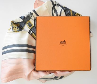 HERMES - Paris
Hand-rolled silk square 