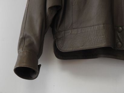 Yves SAINT-LAURENT
Blouson trois quart en...