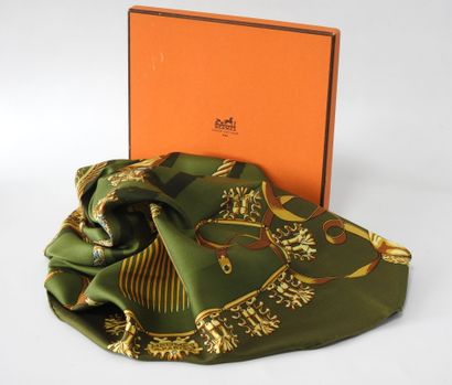 HERMES - Paris
Carré de soie modèle 