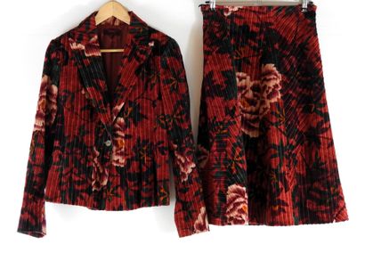 KENZO - Paris
Tailleur et jupe en velours...