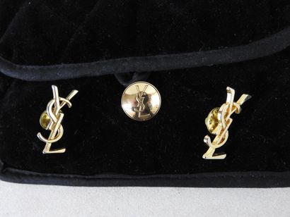 Yves SAINT-LAURENT
Gilded metal pin with...