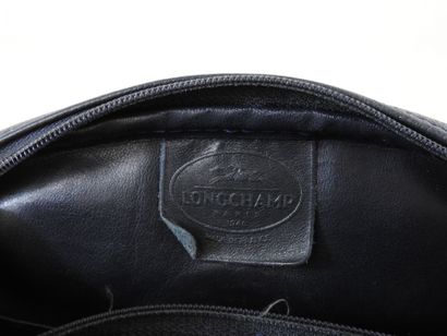 LONGCHAMPS
Navy blue grained leather shoulder...