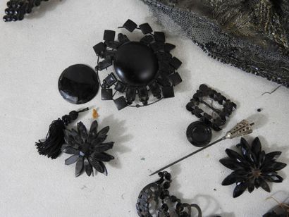 Large lot including jet stone, belt buckle,...