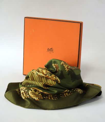 HERMES - Paris
Carré de soie modèle 
