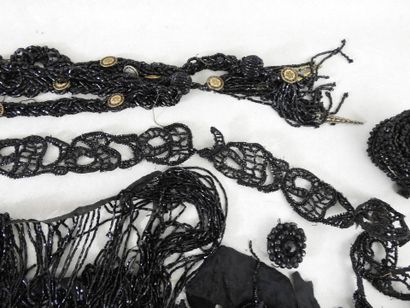 Large lot including jet stone, belt elements,...