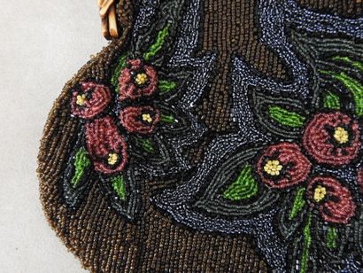 Work of the 1900s
Evening reticule in colored...