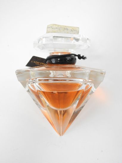 FRAGRANCES - LANCÔME
Trésor. Perfume extract
Edition...